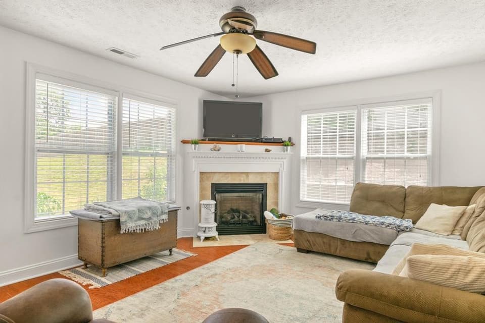 205 Robin Hood Drive, photo 17 of 40