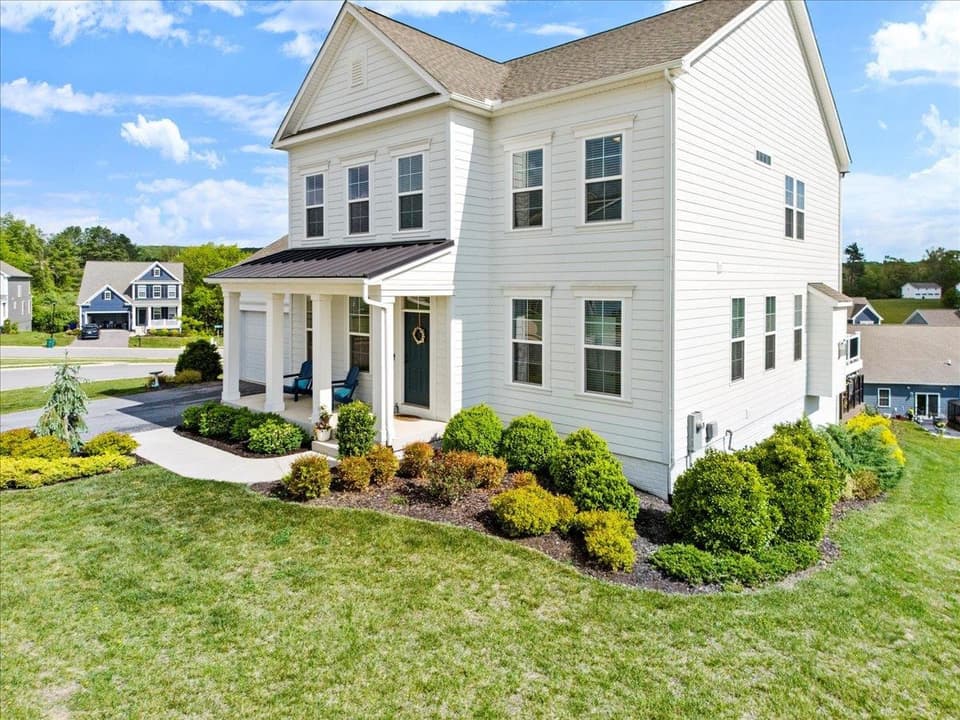 705 Jefferson Circle, photo 8 of 40