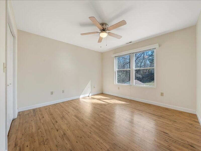 275 Depot St NE, photo 17 of 32