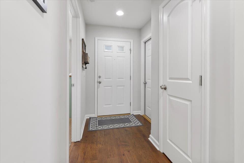 2195 Glade Drive SE, photo 10 of 38