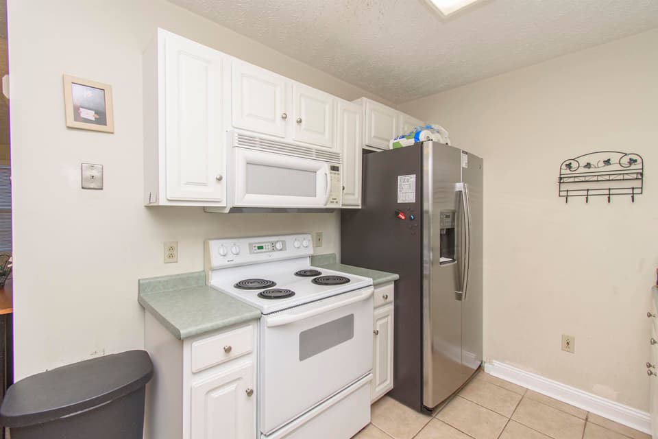 420 Silver Leaf Drive, photo 11 of 40