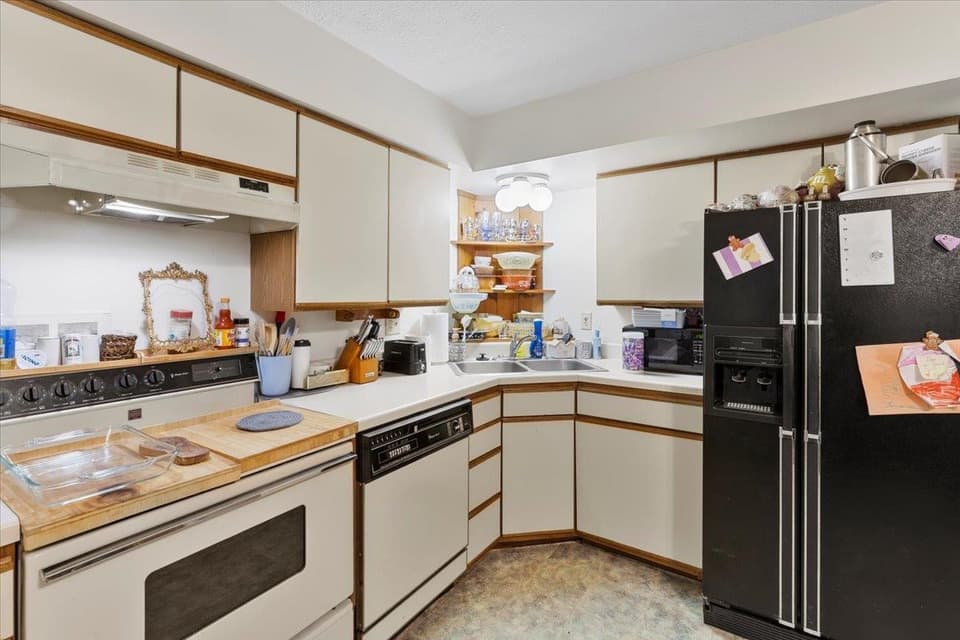 2590 Townhouse Street, photo 12 of 39