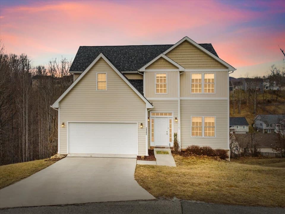 1140 Crosscreek Drive, photo 2 of 40