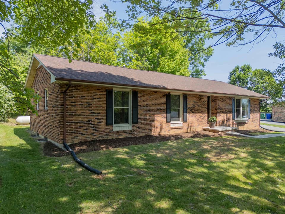 695 Carson Drive, photo 2 of 37