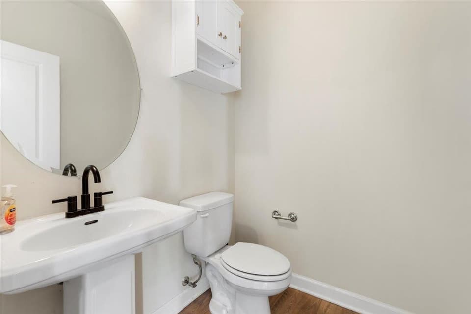 820 Jefferson Circle, photo 19 of 40