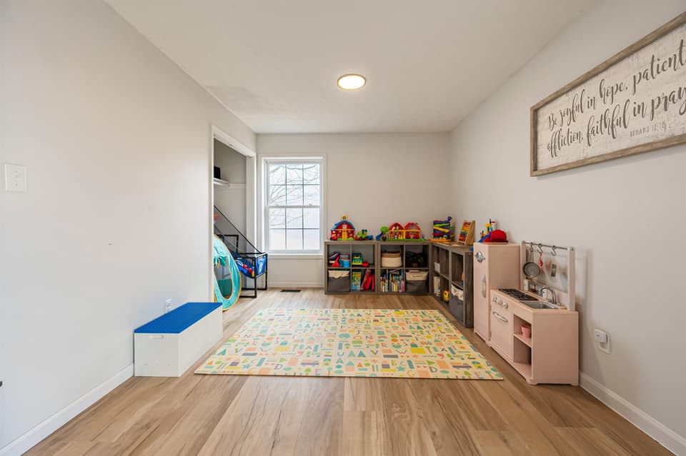 50 Woodridge Drive, photo 22 of 40