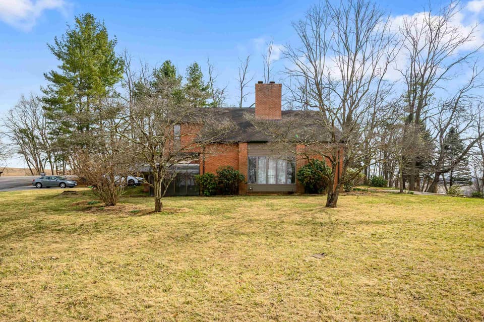1138 Round Meadow Drive, photo 3 of 40