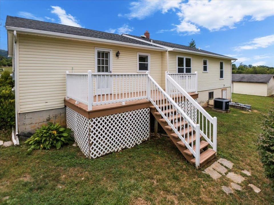 3540 Fairview Church Road, photo 10 of 40