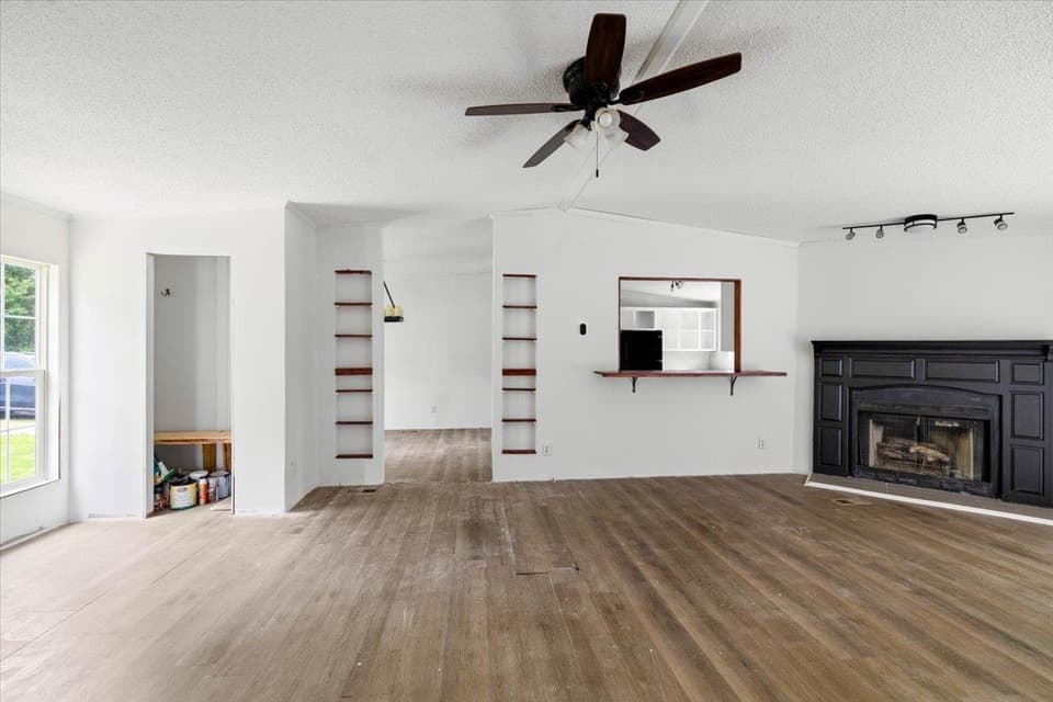 3300 Springview Drive, photo 5 of 30