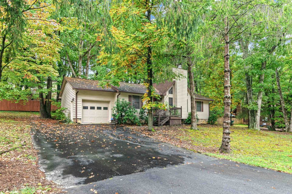 1155 Hans Meadow Road, photo 2 of 34