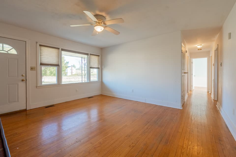 270 Dunlap Drive, photo 8 of 40
