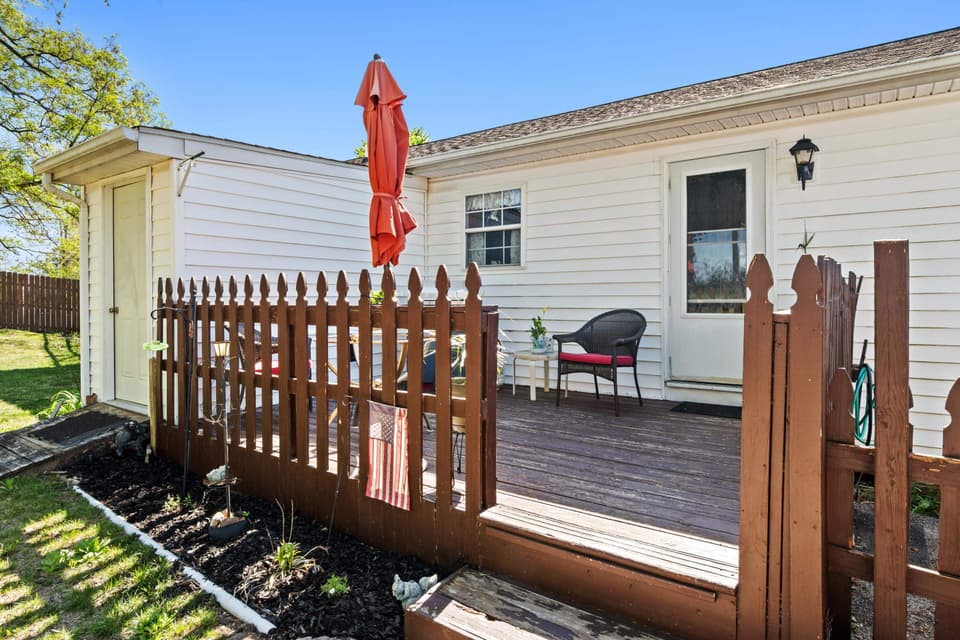 700 Warren Court, photo 33 of 40