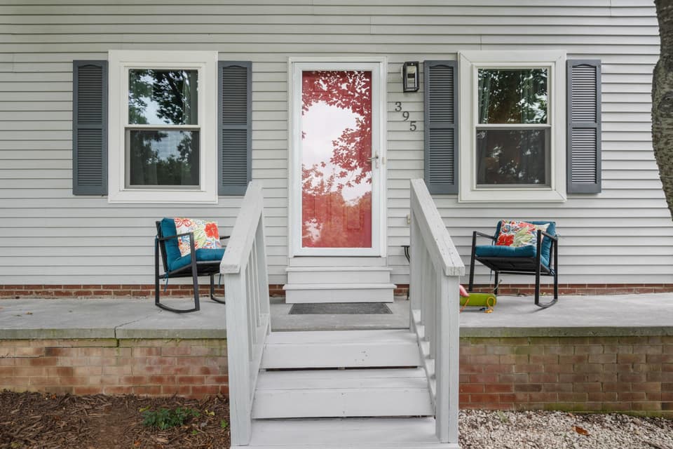 395 Warren Street, photo 5 of 40