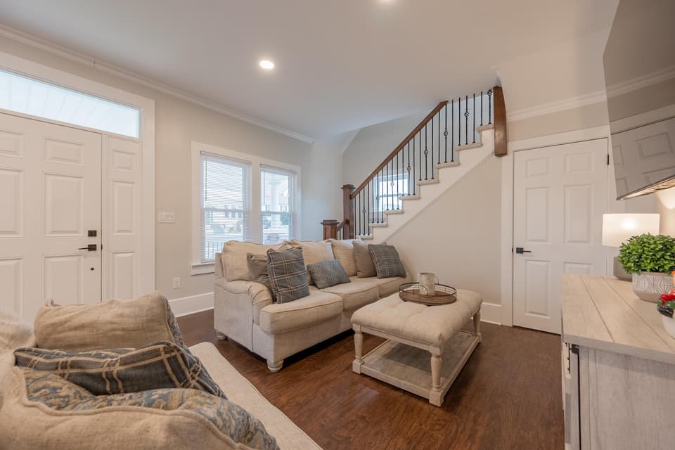 208 Alleghany Street, photo 11 of 40