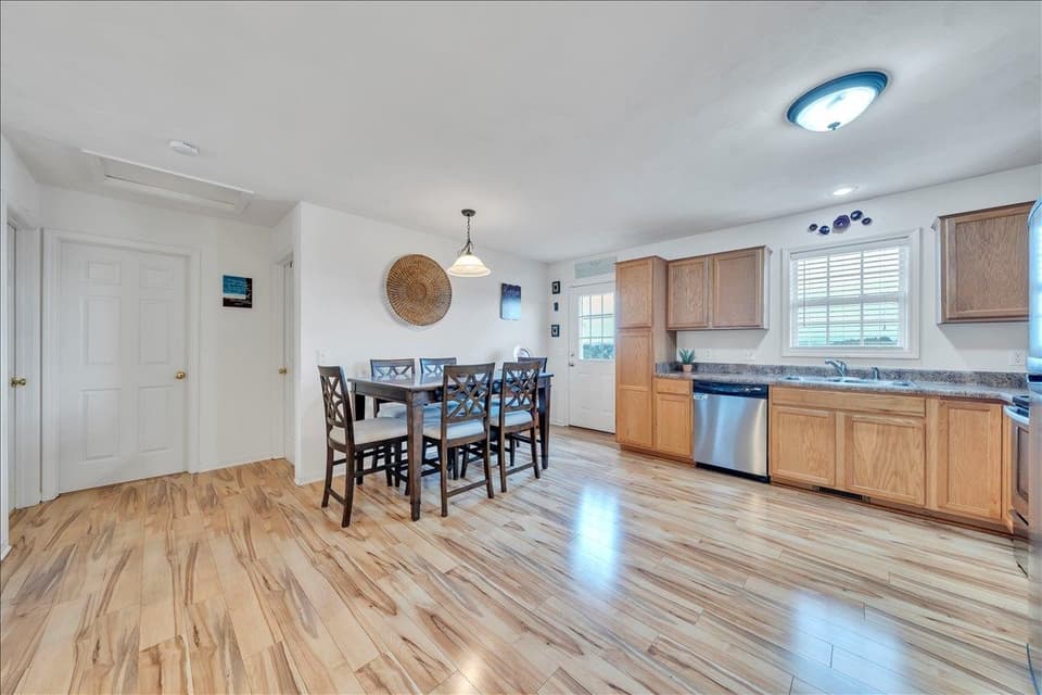 445 Chelsea Loop, photo 13 of 40