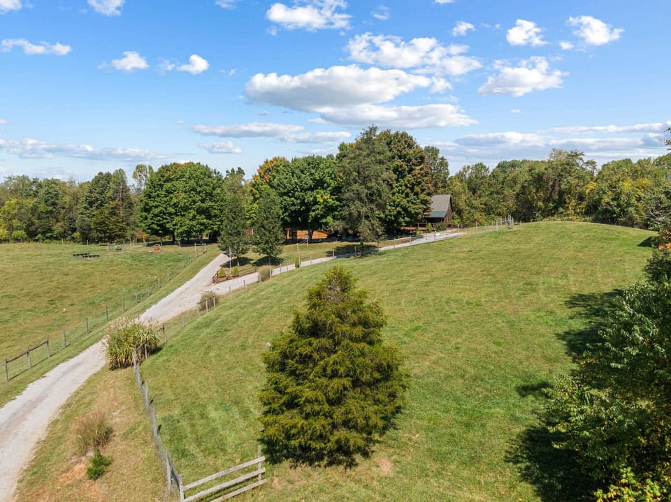 2893 Spring House Road, photo 3 of 40