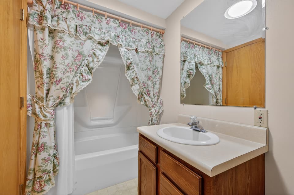 660 McDaniel Drive, photo 38 of 40