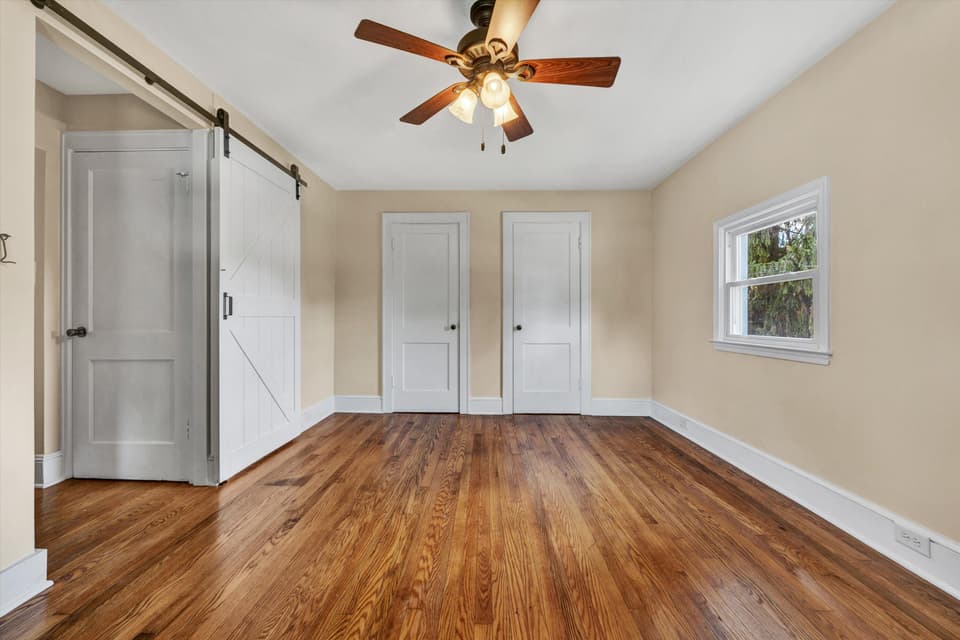 215 S Hill Drive, photo 25 of 37