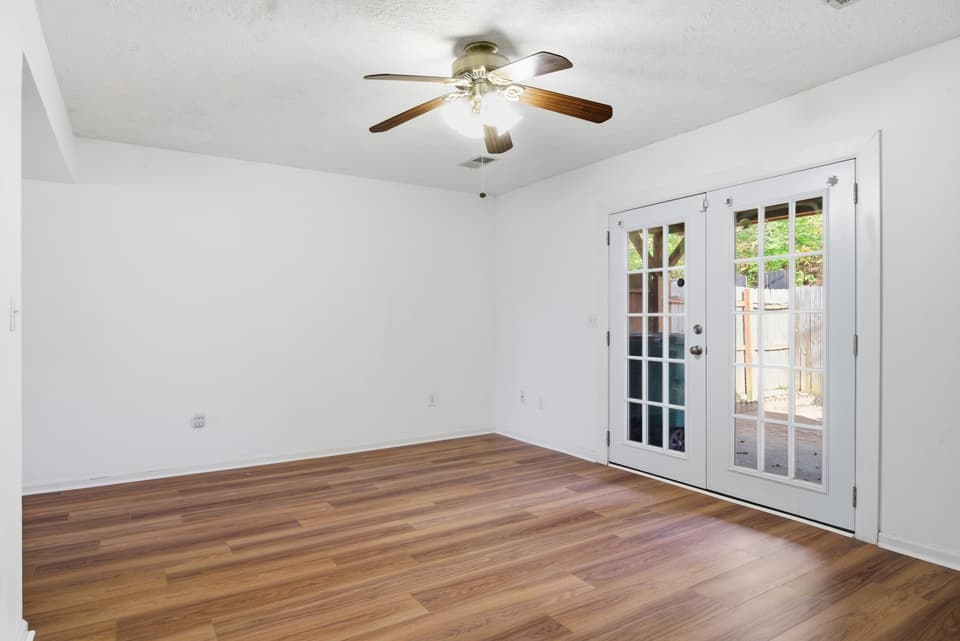 1655 York Drive, photo 15 of 38