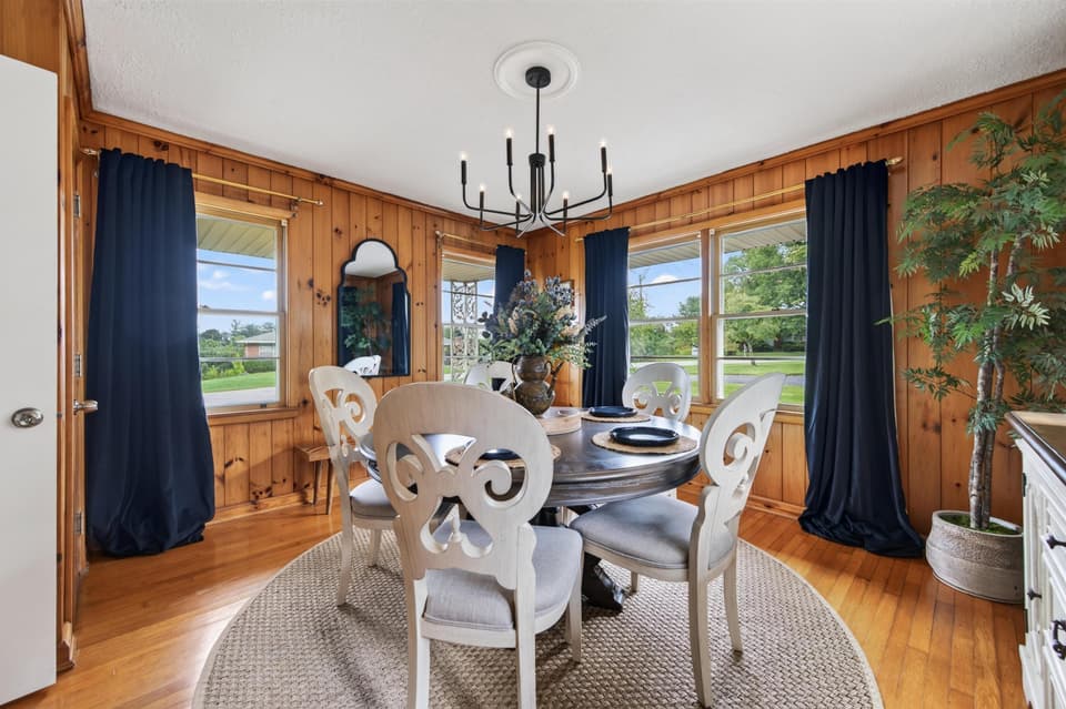 107 Roseland Drive, photo 15 of 40