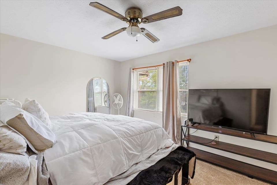 2590 Townhouse Street, photo 16 of 39