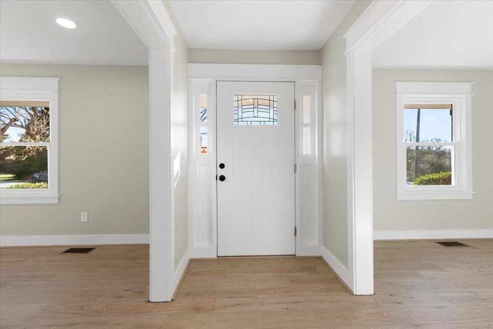 855 Mountain View Drive, photo 10 of 40