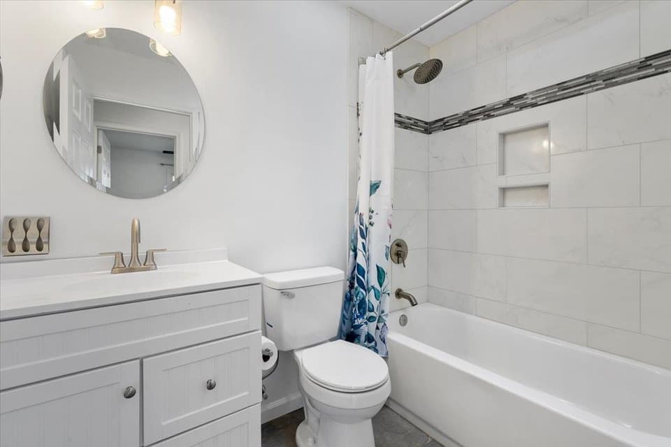 120 SE Howery Street, photo 23 of 40