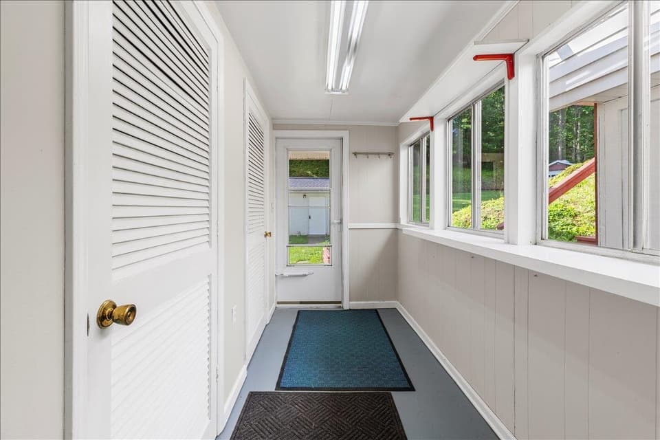 2537 Rosemary Road, photo 23 of 40