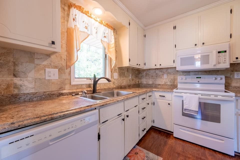 265 Mulberry Drive, photo 14 of 40
