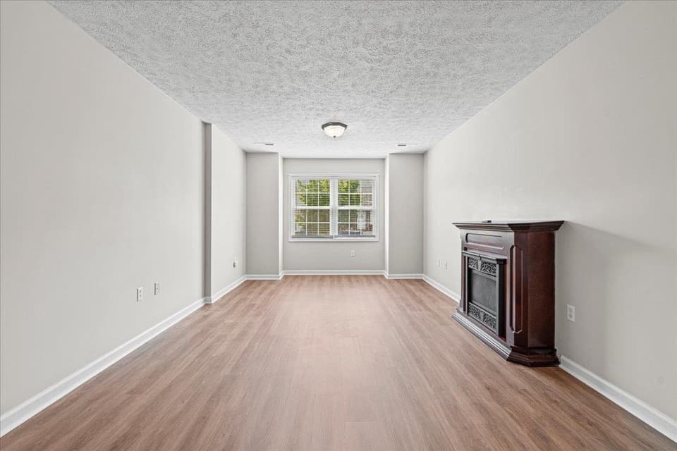 125 SE Jennifer Street, photo 3 of 27