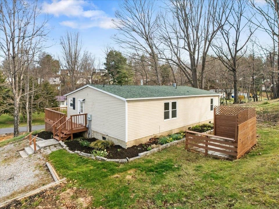 505 North Drive NE, photo 40 of 40