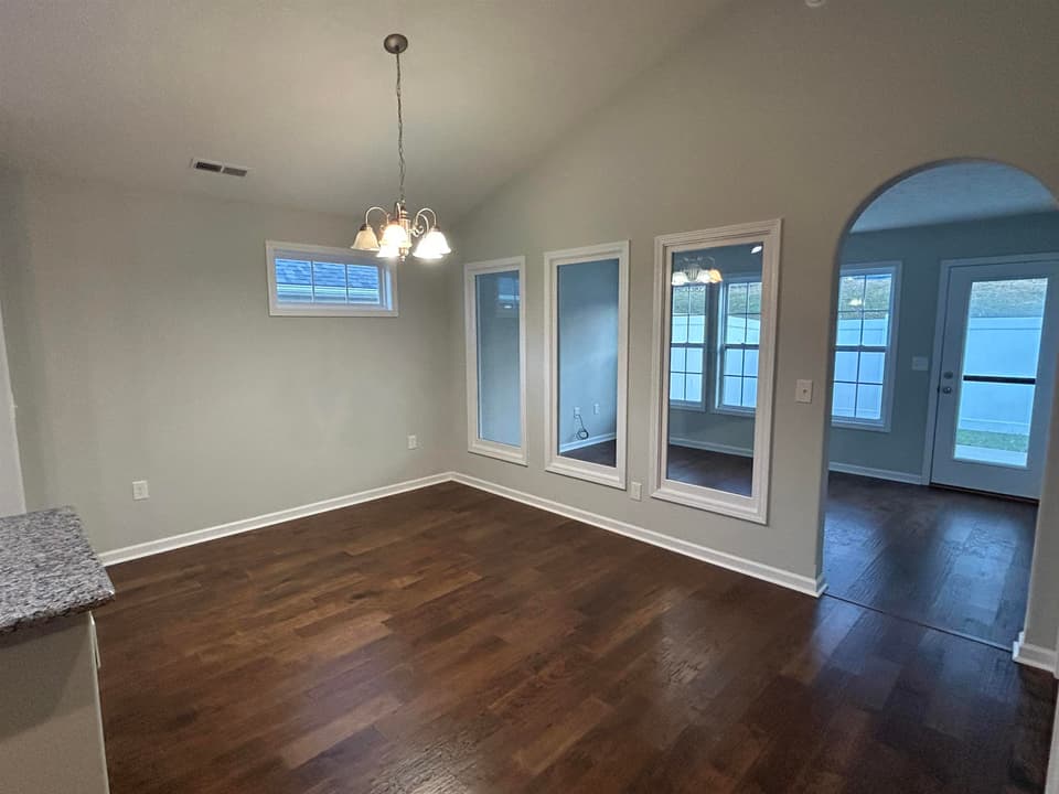 2225 Giles Drive, photo 5 of 23