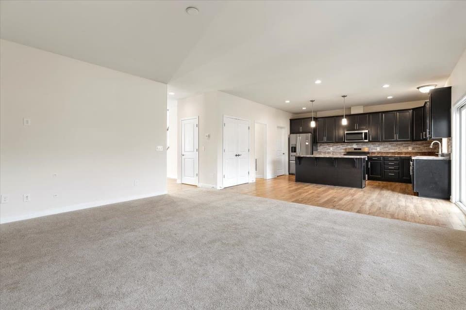 820 Jefferson Circle, photo 23 of 40