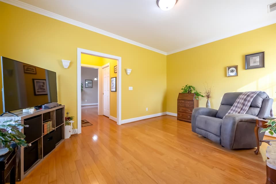 300 Meadow Drive, photo 16 of 40