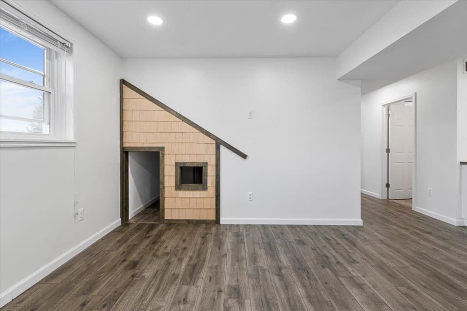 120 SE Howery Street, photo 31 of 40