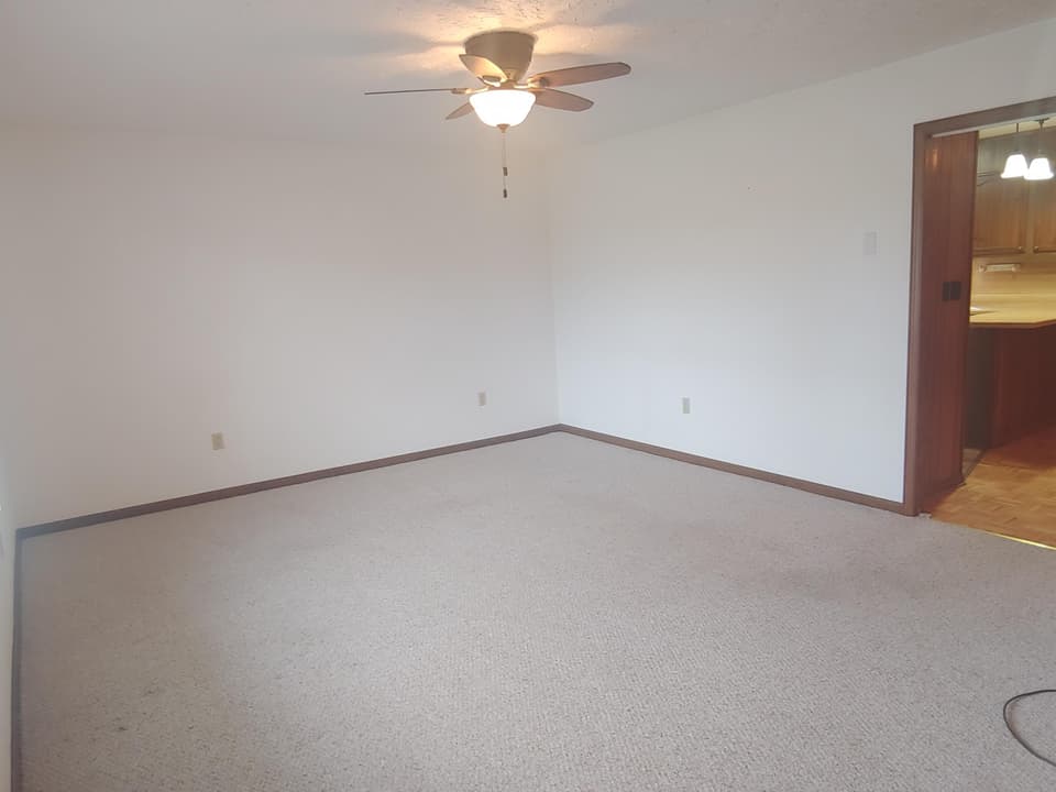 3875 Roanoke St, photo 15 of 40
