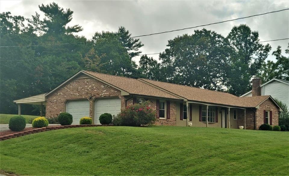 4585 Roanoke St, Christiansburg