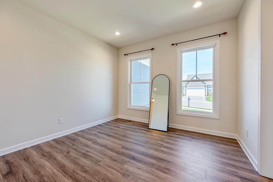 740 Jefferson Circle, photo 18 of 40