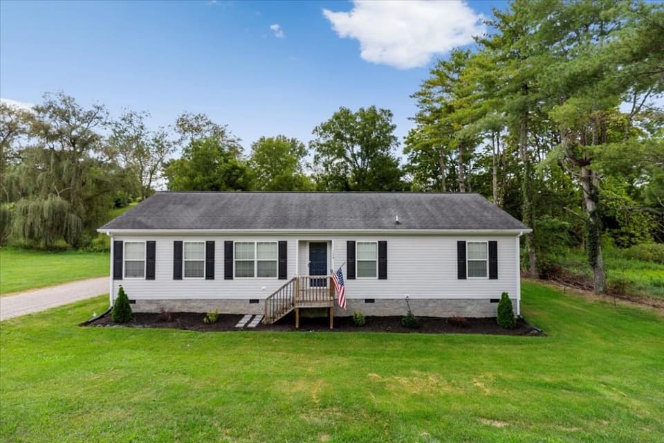 1559 Testerman Drive, photo 2 of 38