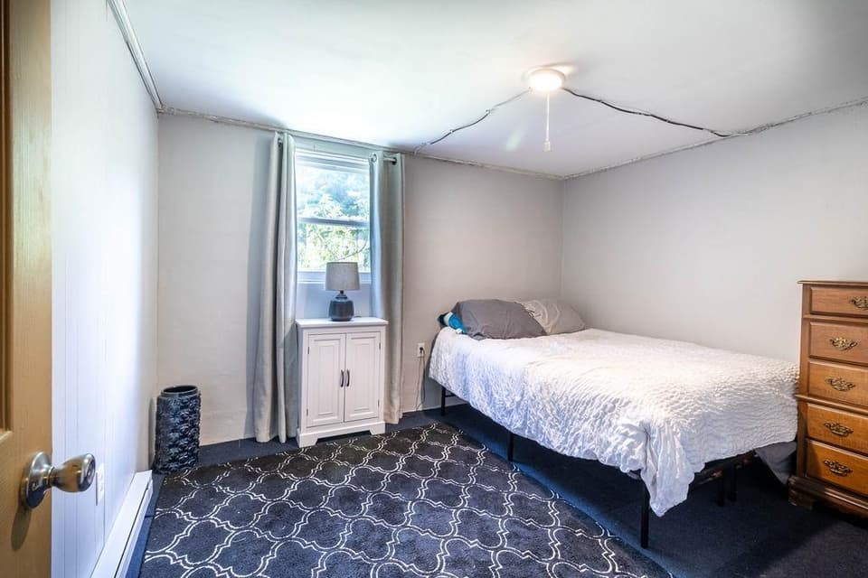 1380 Rigby Street, photo 32 of 32