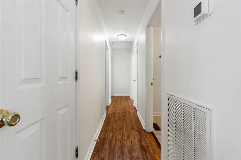 110 Sage Lane, photo 18 of 40