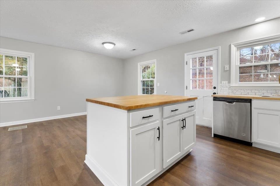 2642 Beulah Lane, photo 10 of 32