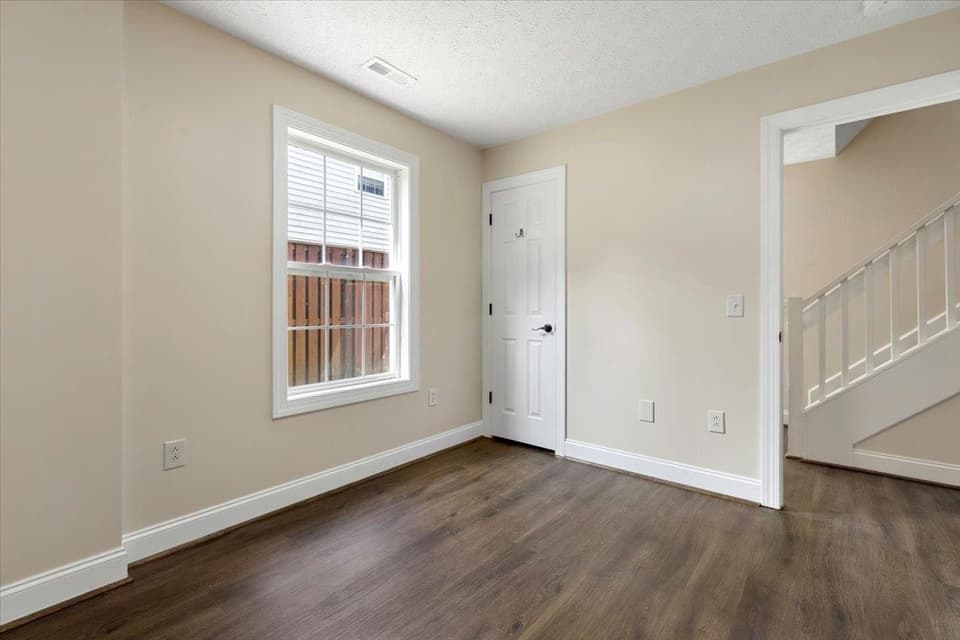 1215 Orange Leaf Court, photo 7 of 40