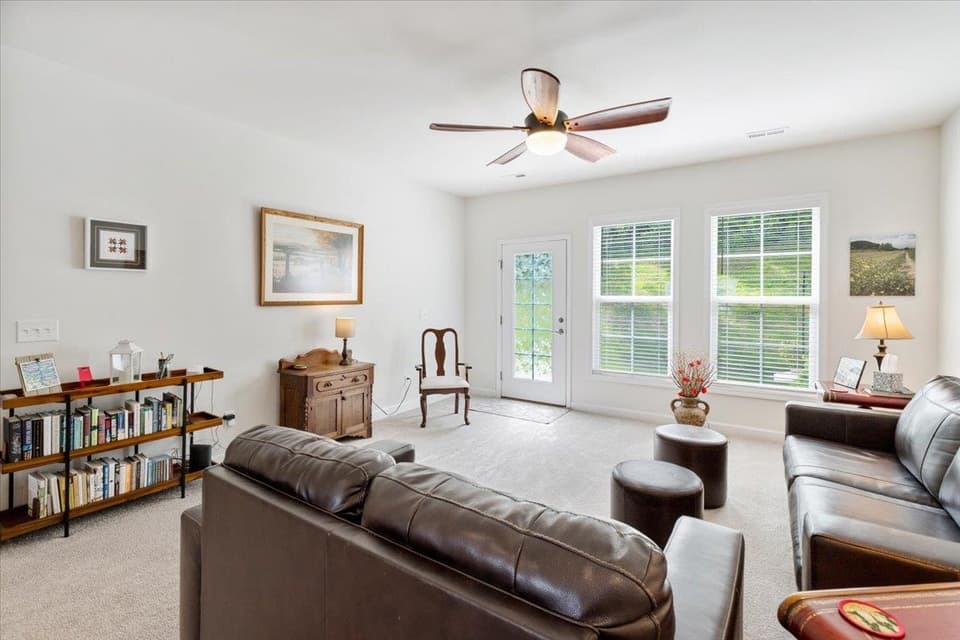 195 Hamilton Avenue NW, photo 3 of 37