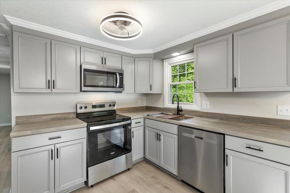 325 Mulberry Drive, photo 10 of 40