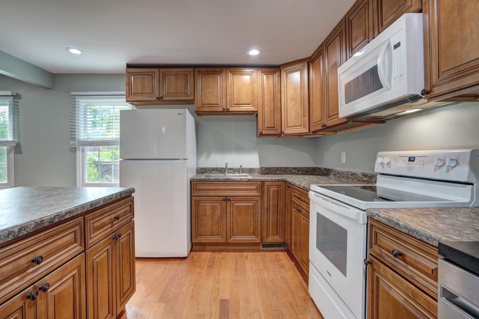 1215 Moose Drive, photo 9 of 28