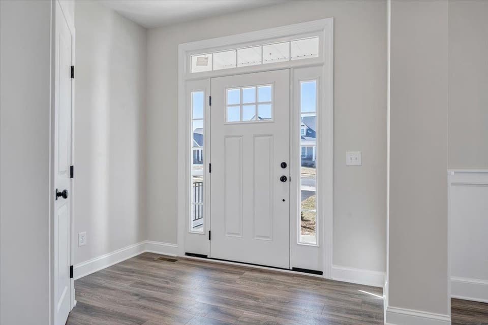 985 Round Meadow Drive, photo 5 of 40