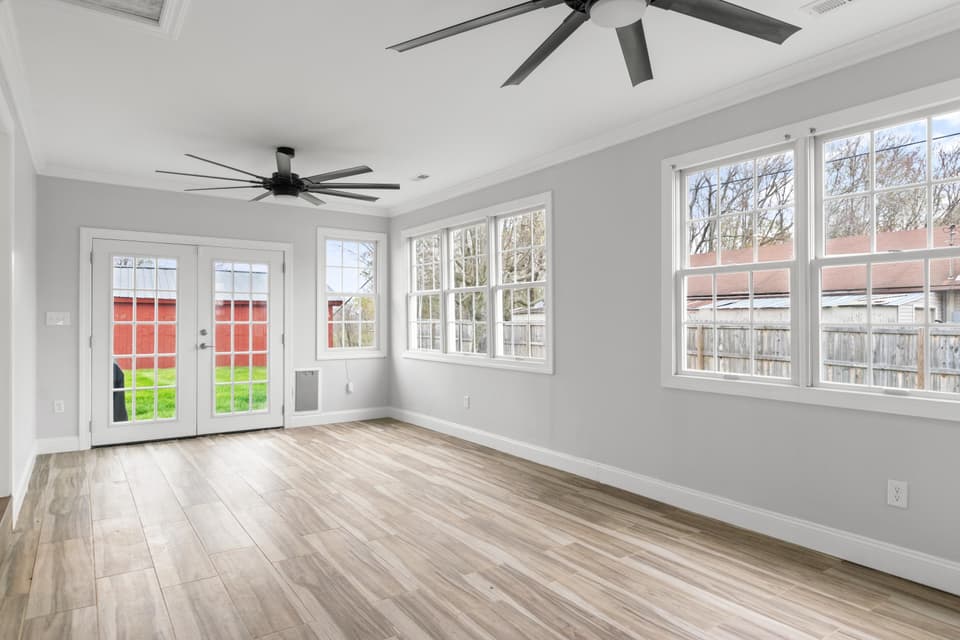 4090 Roanoke Street, photo 12 of 40