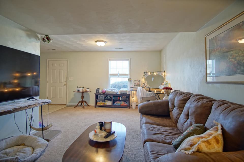 90 Salem Lane, photo 9 of 33