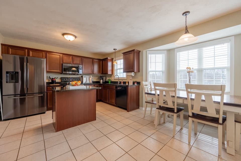 615 Keystone Drive, photo 10 of 40